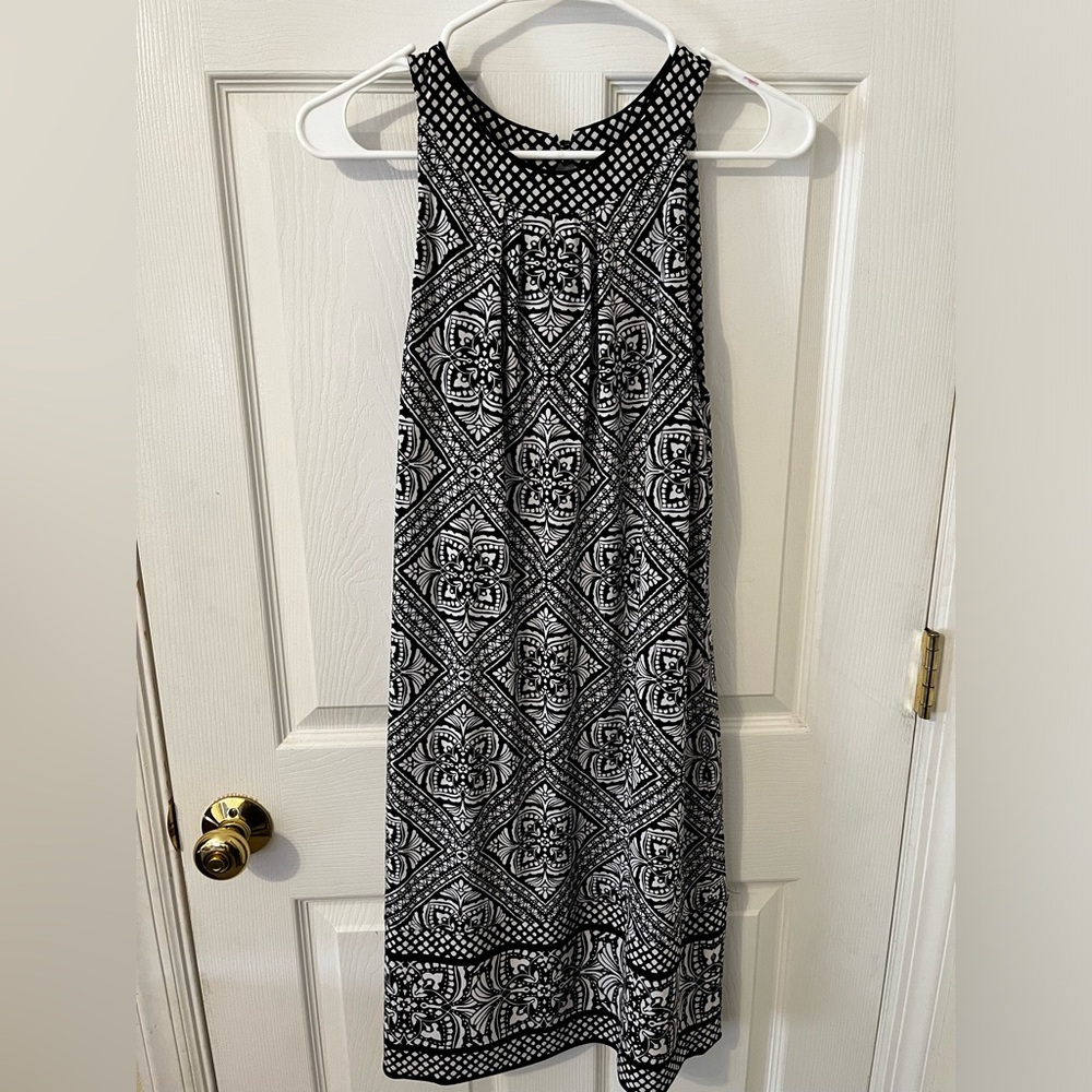 Women’s White House black market dress
